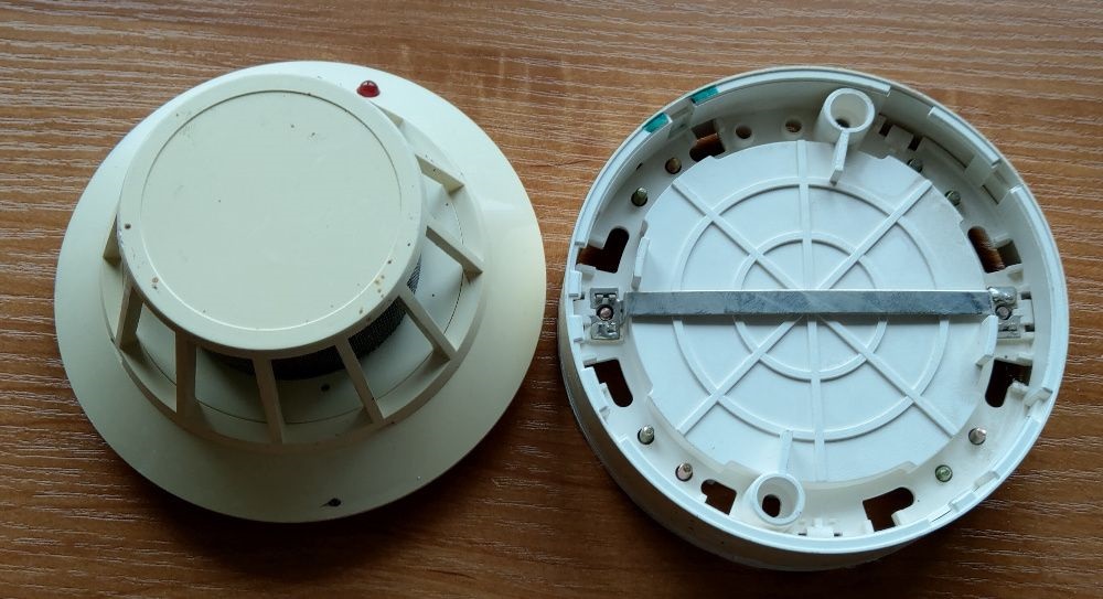 Jak oszukać czujnik dymu ?