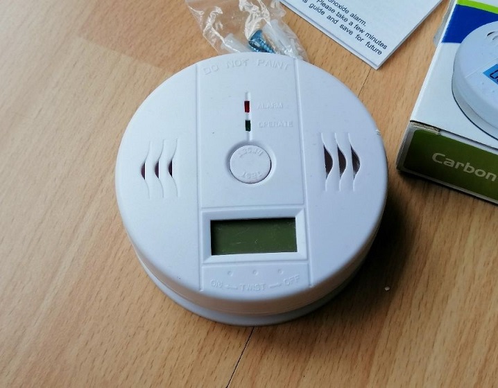 Gdzie montować czujnik czadu? Jak sprawdzać czy czujnik działa?